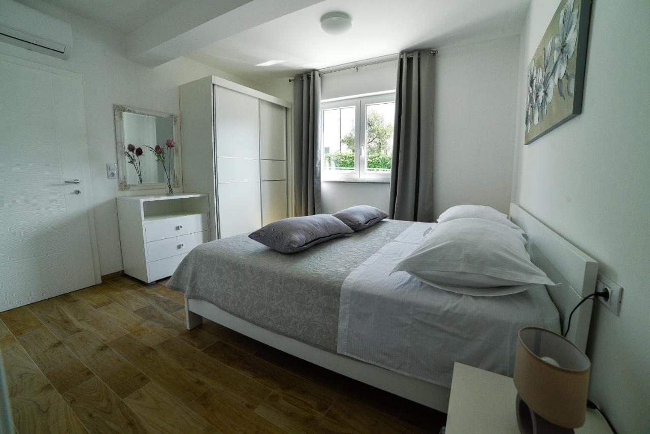 Holiday Home Mb Ražanj Esterno foto
